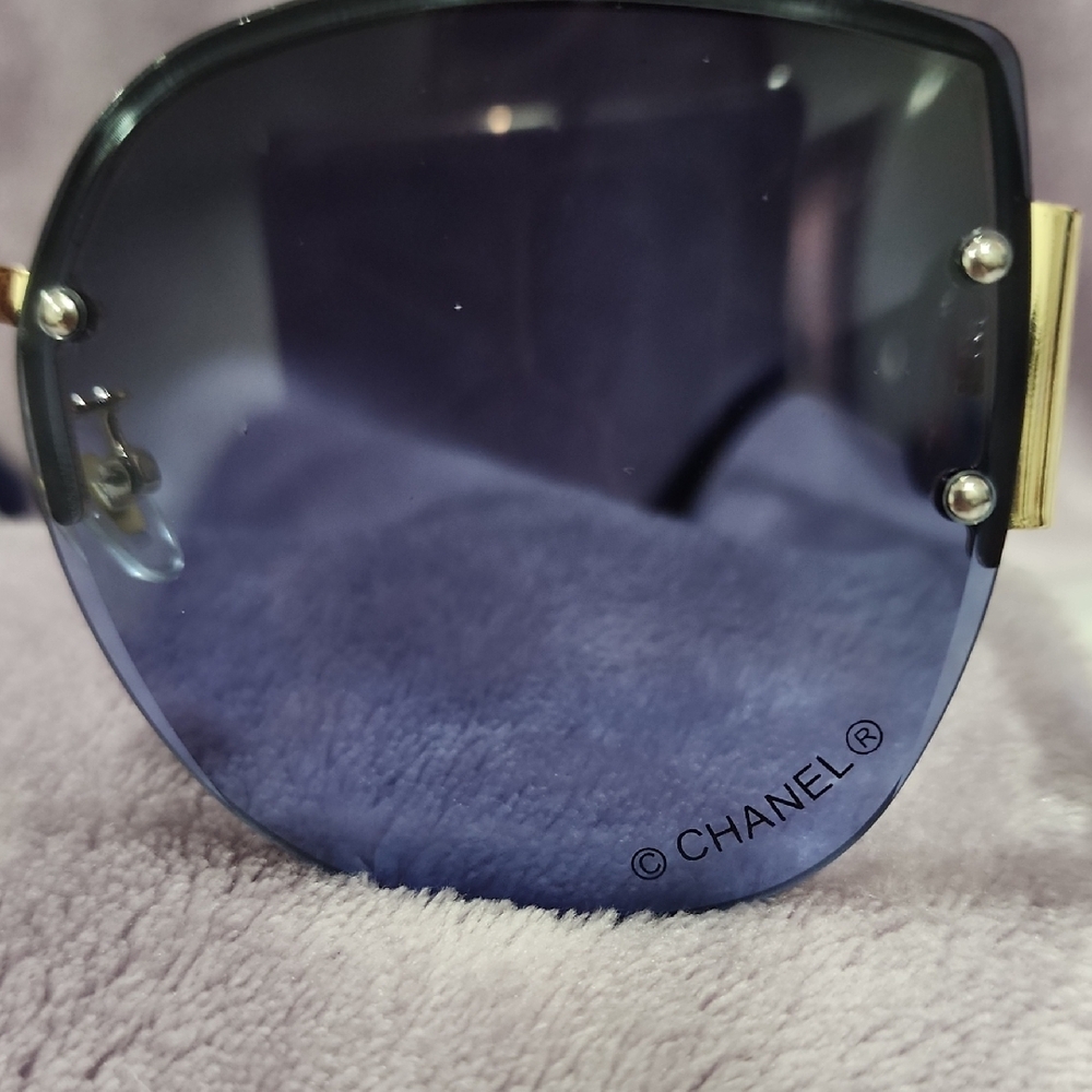 CHANEL Black and Blue Gradient Sunglasses - Picture 2 of 5